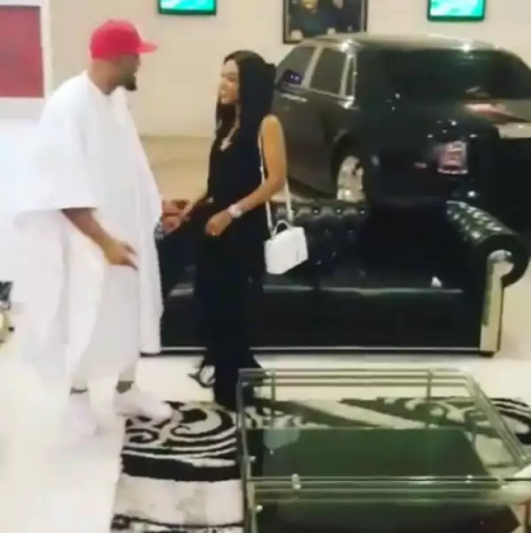 Check out the spinning rolls Royce ina Nigerian Couple